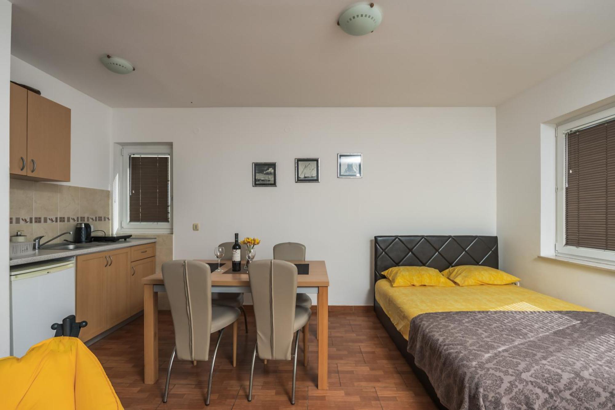 Apartments Franicevic Petrovac Exterior photo